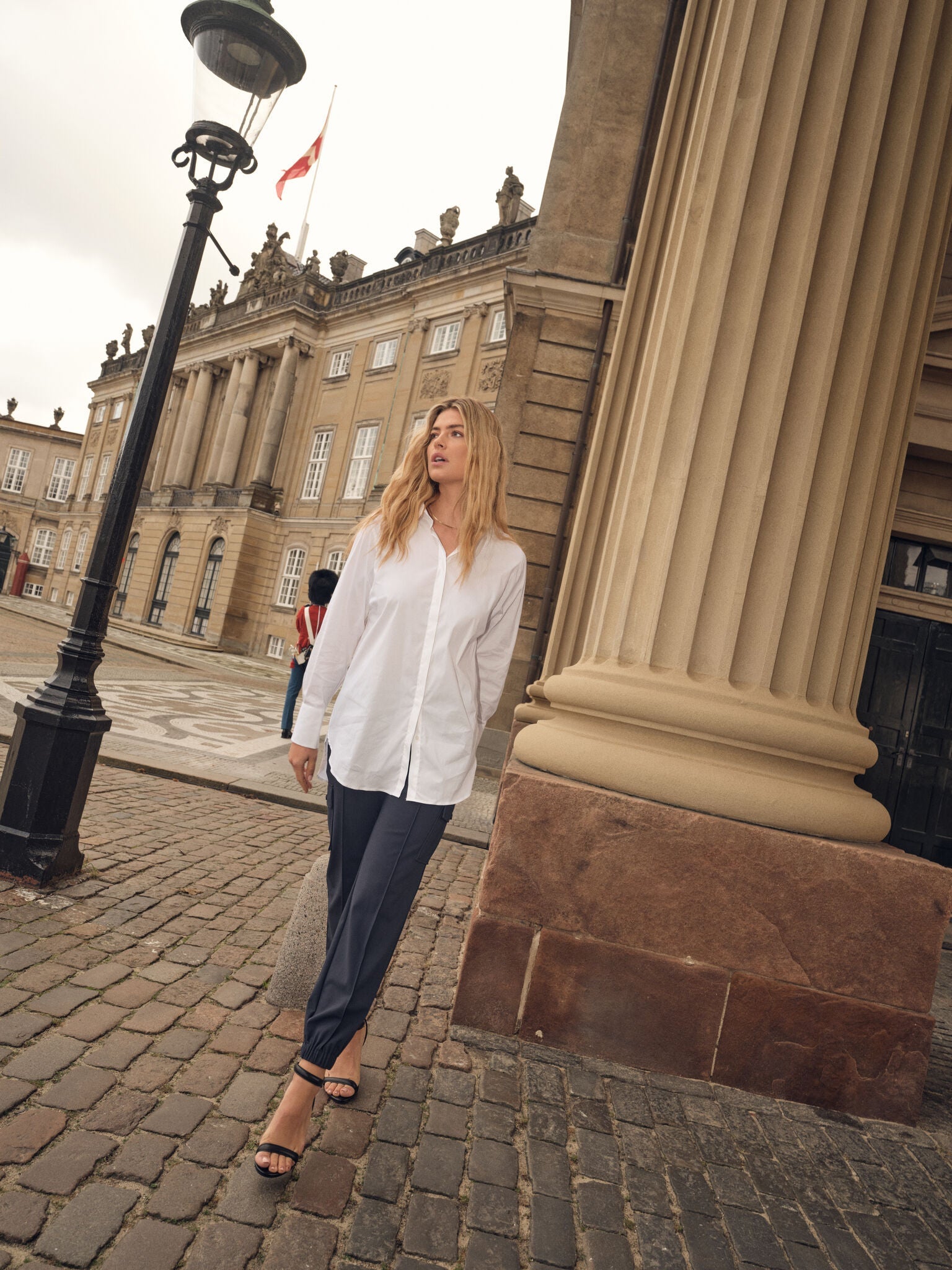 Modelshot / Salute Navy / Detail